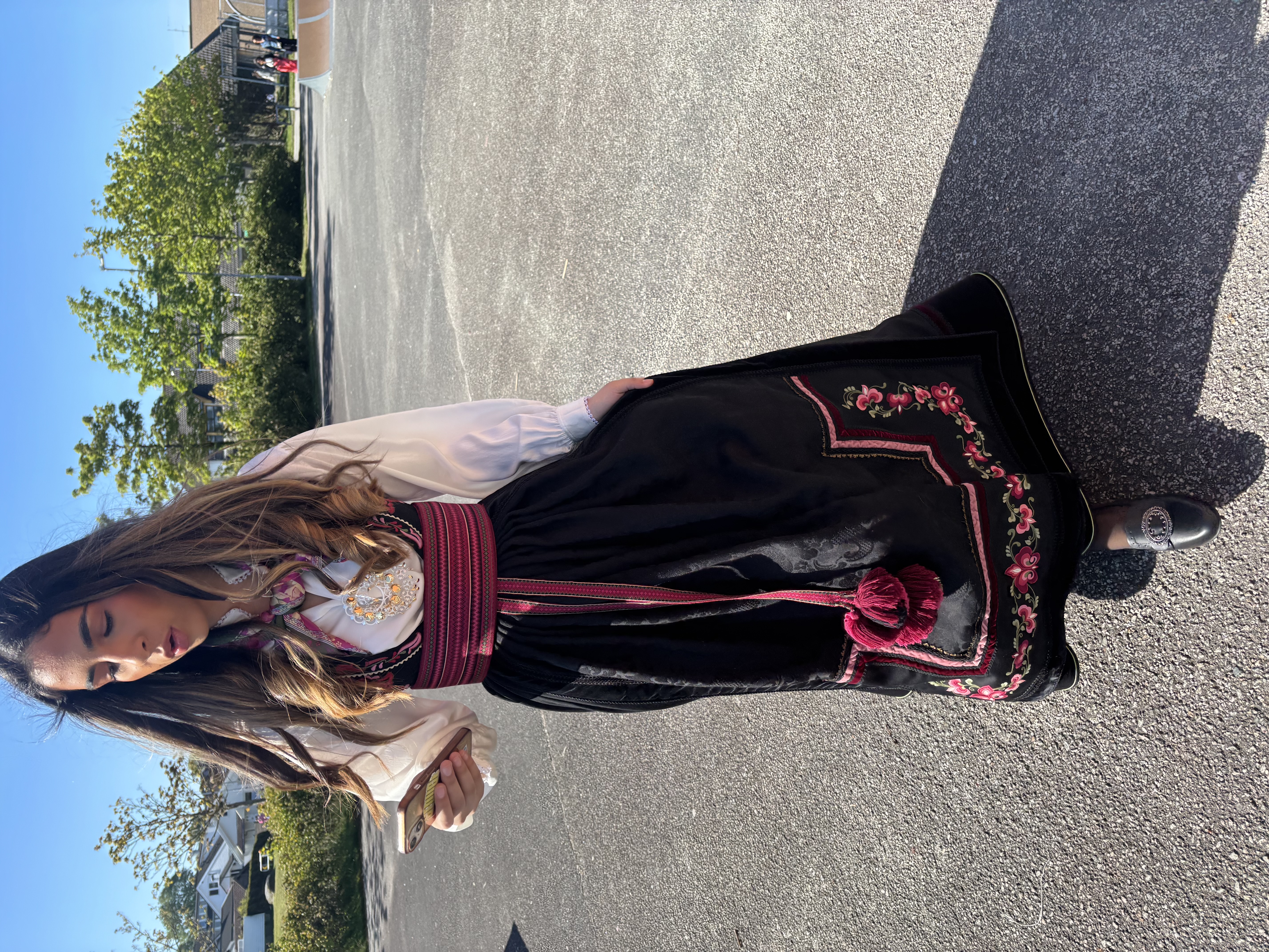 Bunad - beltestakk leies ut