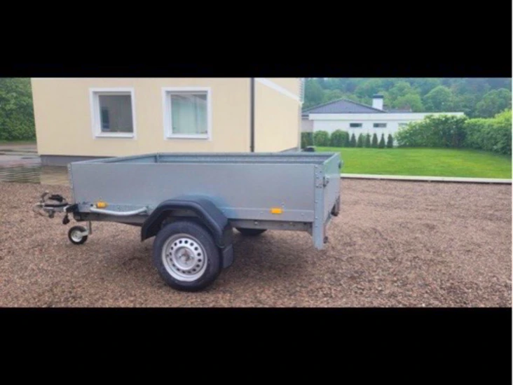 Öppen släpvagn uthyres