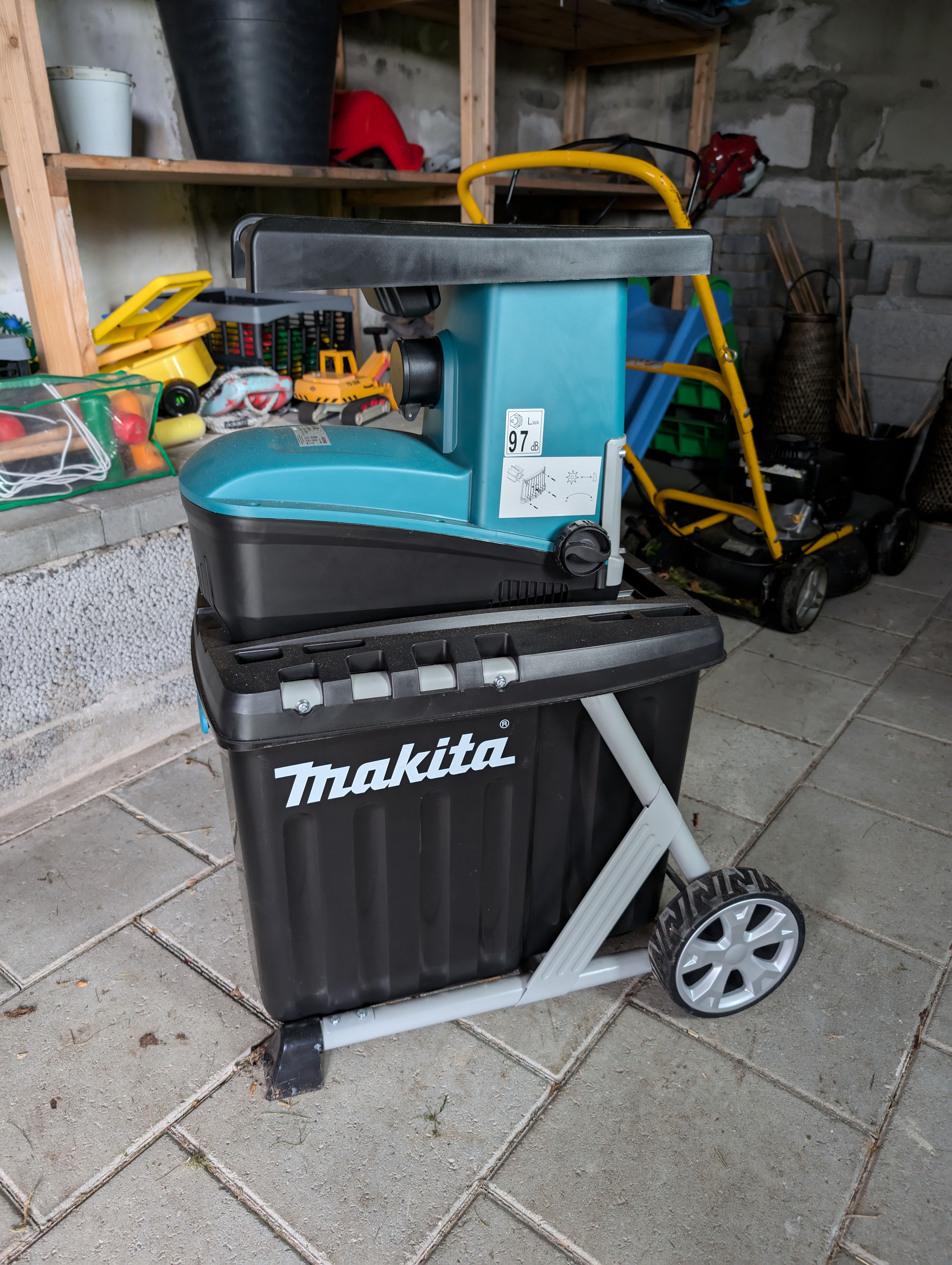 Makita ud2500 230v kompostkvern
