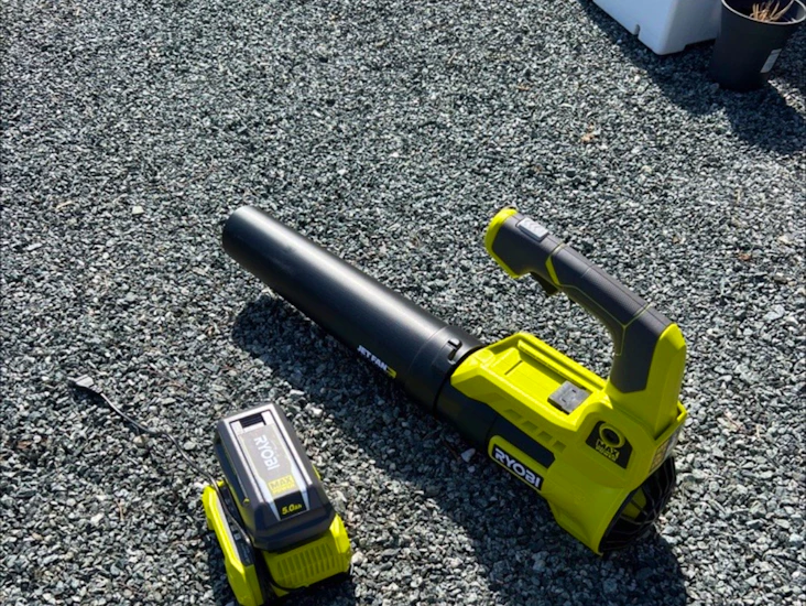 Ryobi 36v løvblåser