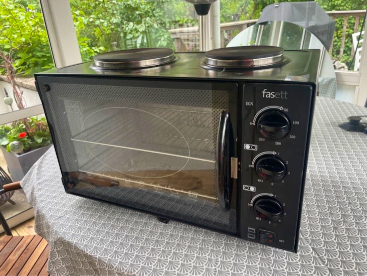 Fasett bänkspis med ugn & 2 plattor