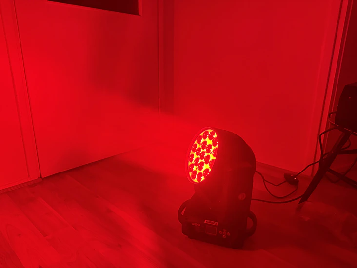 🎉 liikkuva valaisin bileisiin