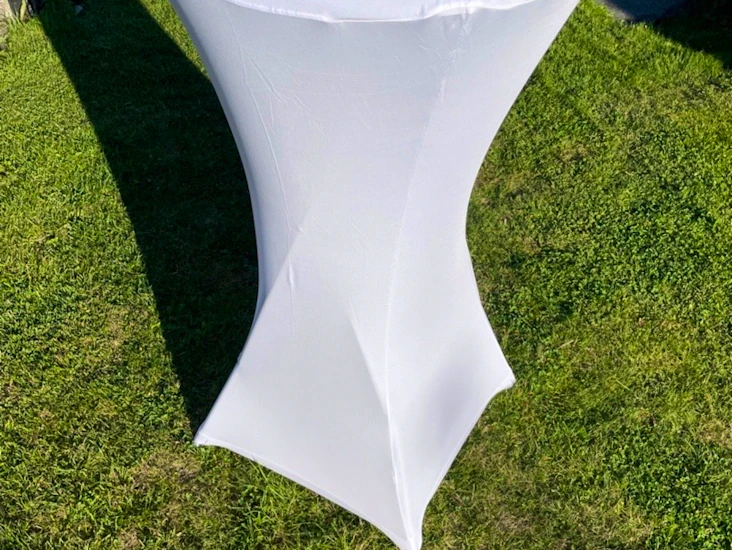 4 st ståbord m vita överdrag