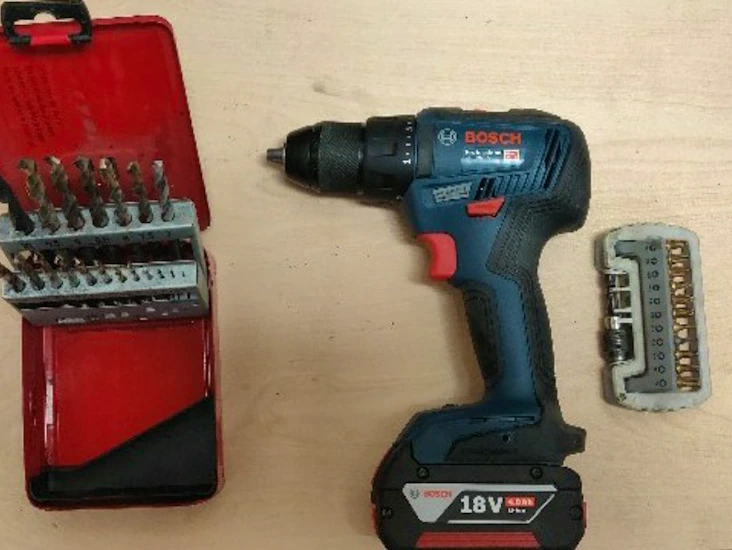 Kraftig bosch skruvdragare / borrmaskin