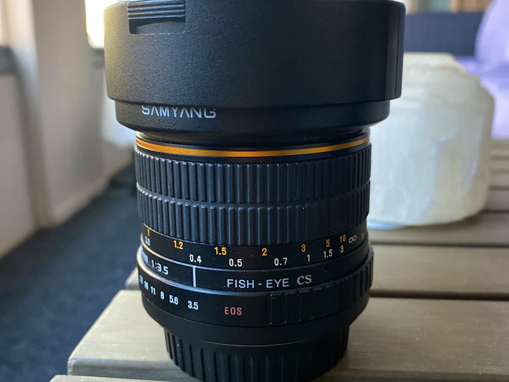 Samyang fish eye cs 8mm f/3.5 (canon)