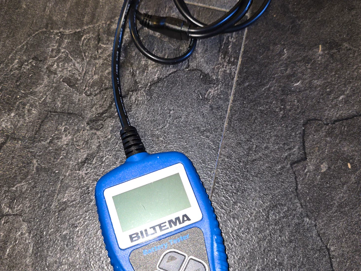 Lettavlest og nøyaktig batteritester for litium- og blysyrebatterier