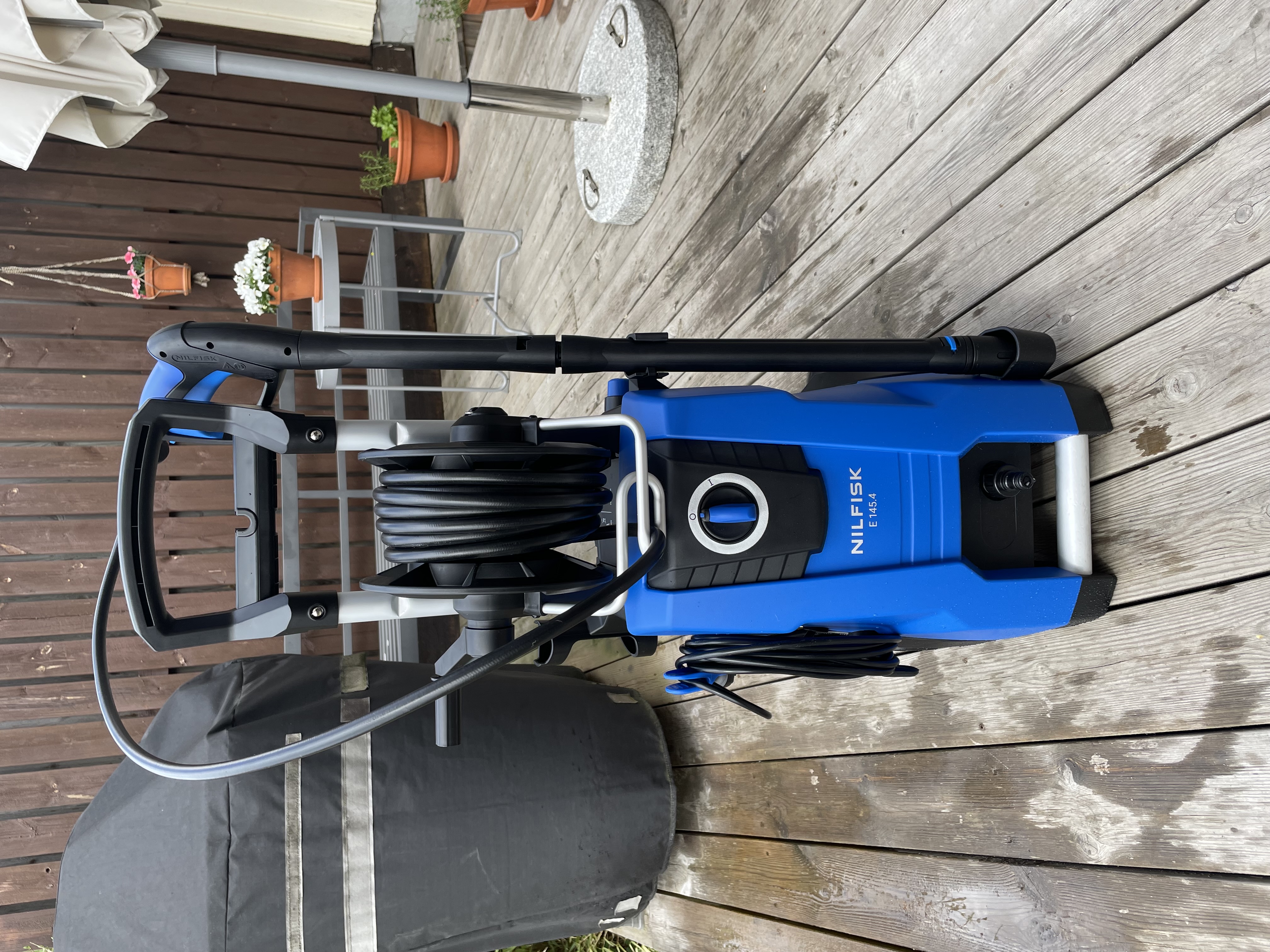 Nilfisk högtryckstvätt med terasstvätt