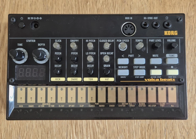 Korg - volca beats - analogue rhythm drum machine synthesizer