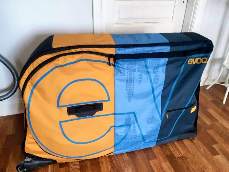 Evoc transportväska för cykel.