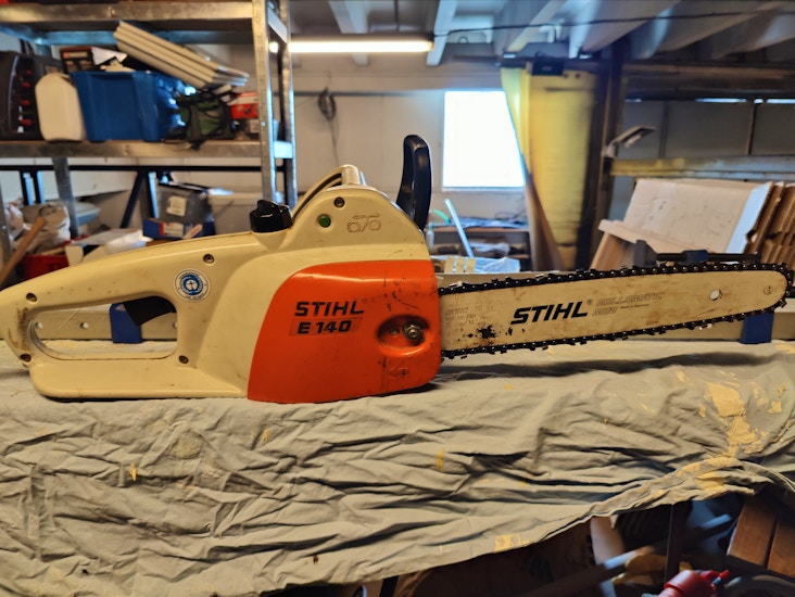 Stihl e140 electric motorsag