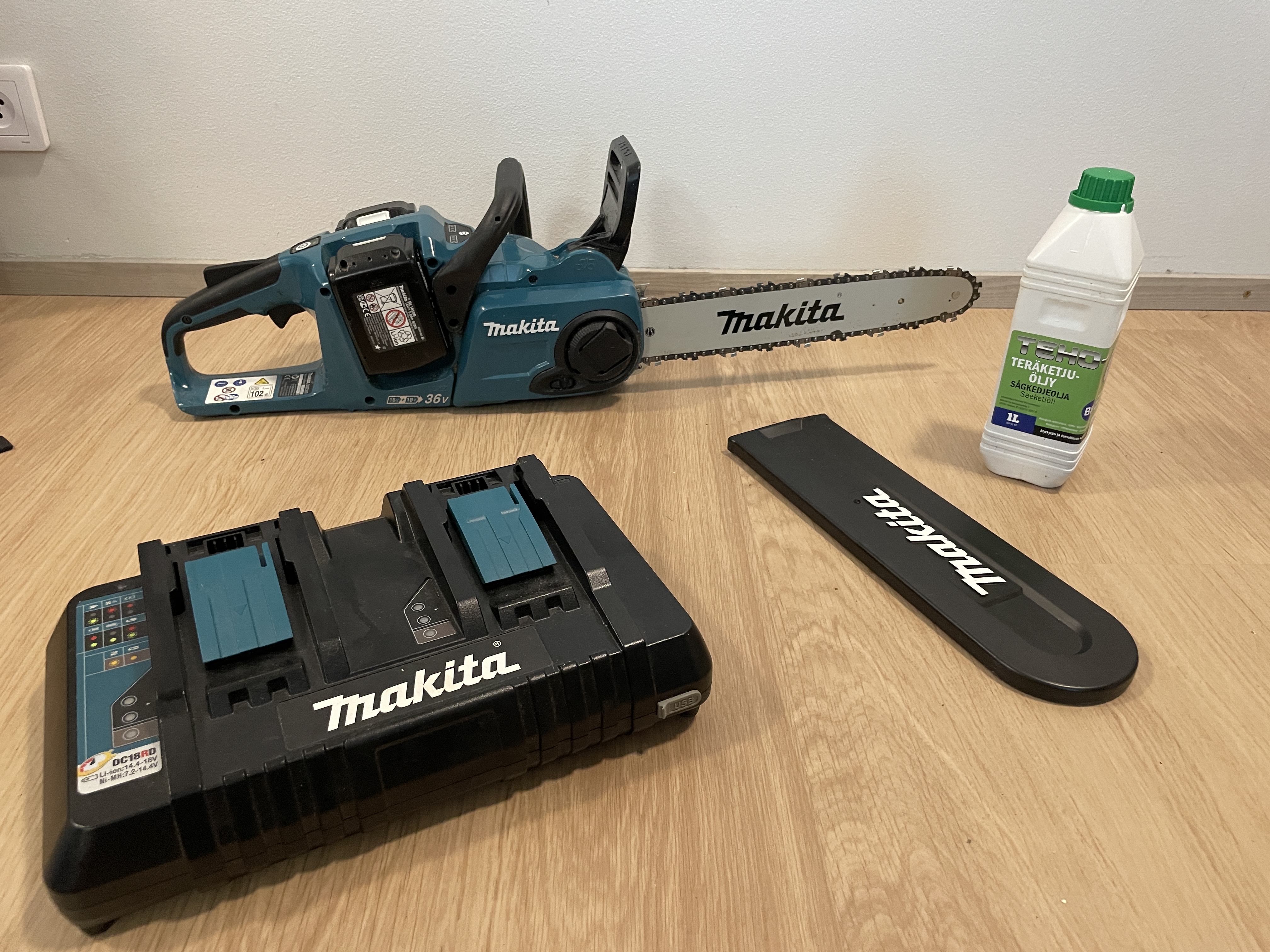 Makita duc353 akkuketjusaha/moottorisaha