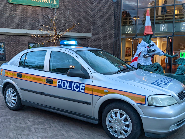 Year 2000 police car