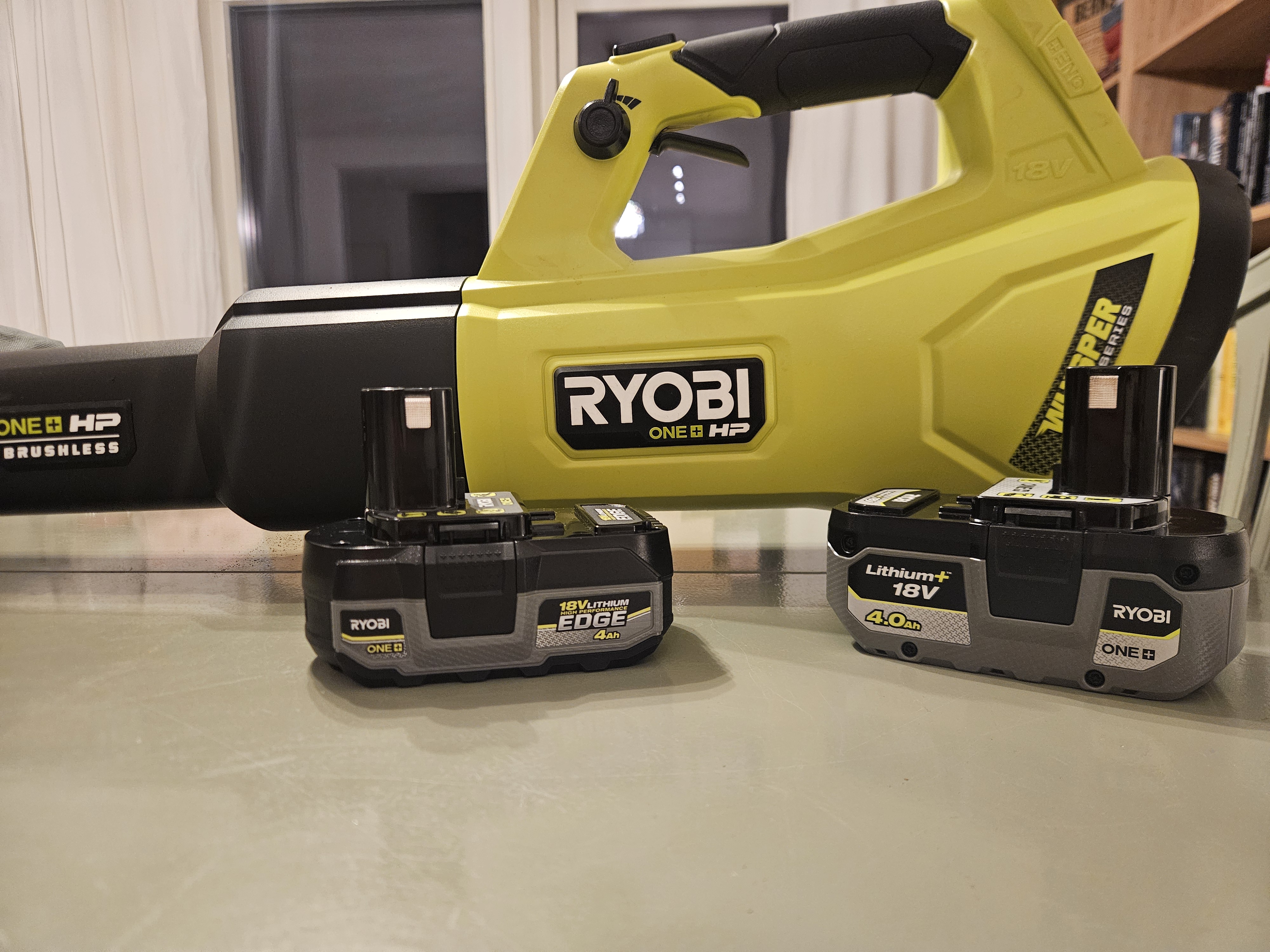 🌿 lövblås ryobi one+ whisper 18v – kraftfull, tyst & smidig (inkl. 2 batterier!) 🍂