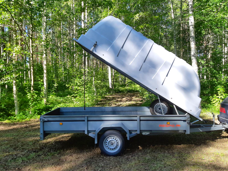 Kuomullinen peräkärry