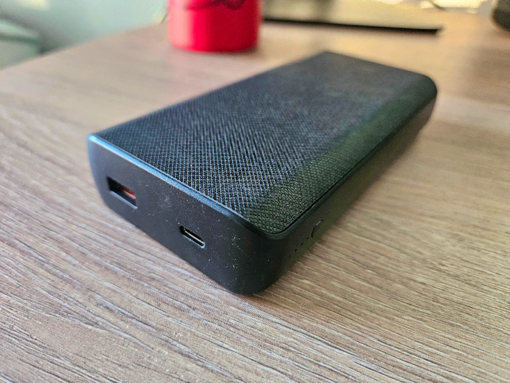 Sandstrøm 20000 mah varavirtalähde 65 w