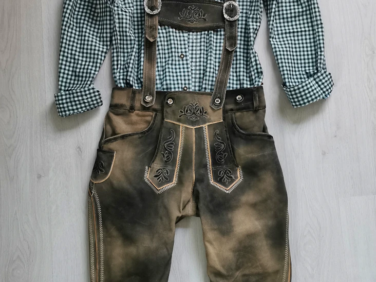 Oktoberfest - lederhosen/skjorte