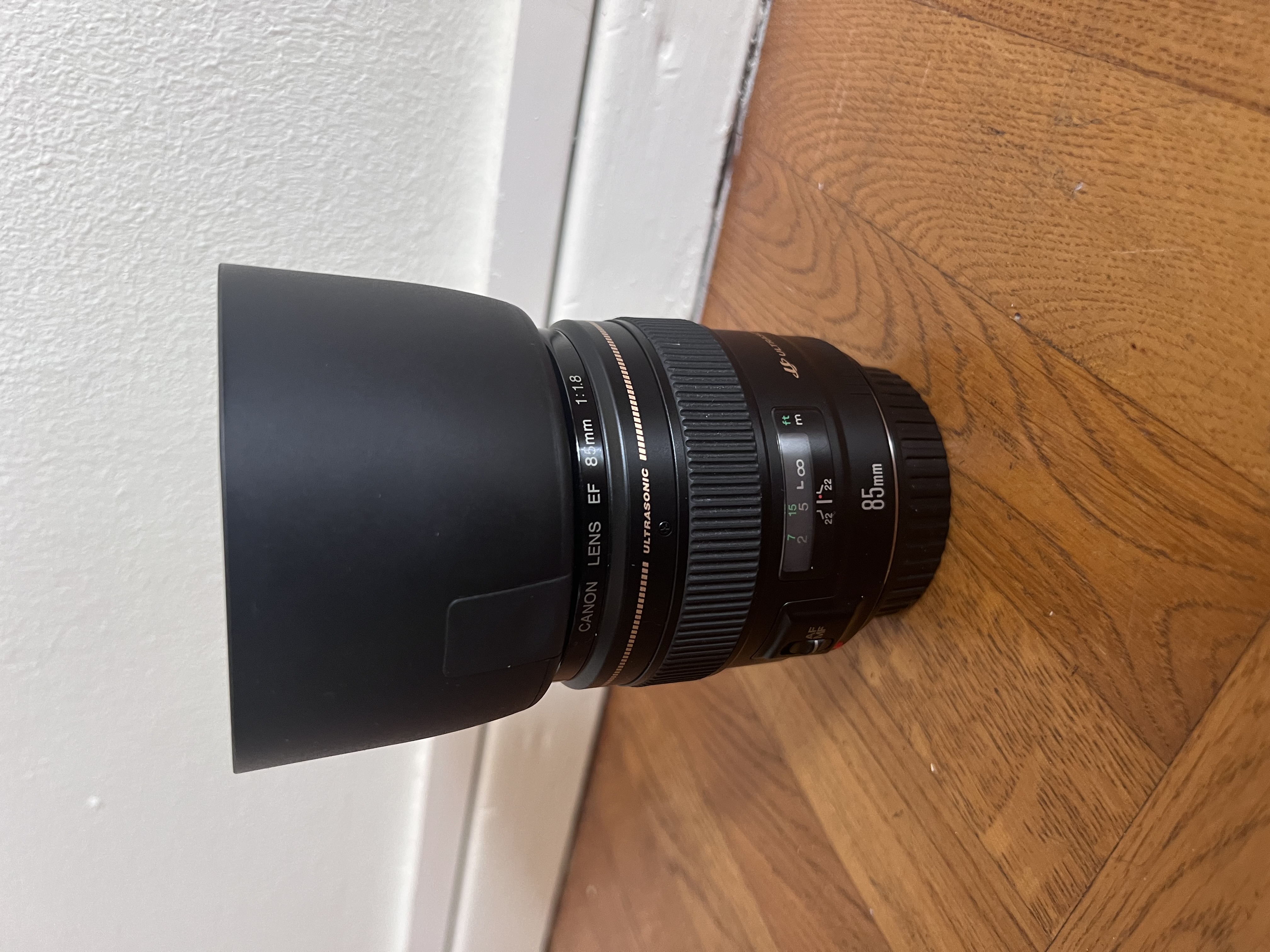 Canon ef 85mm f/1.8