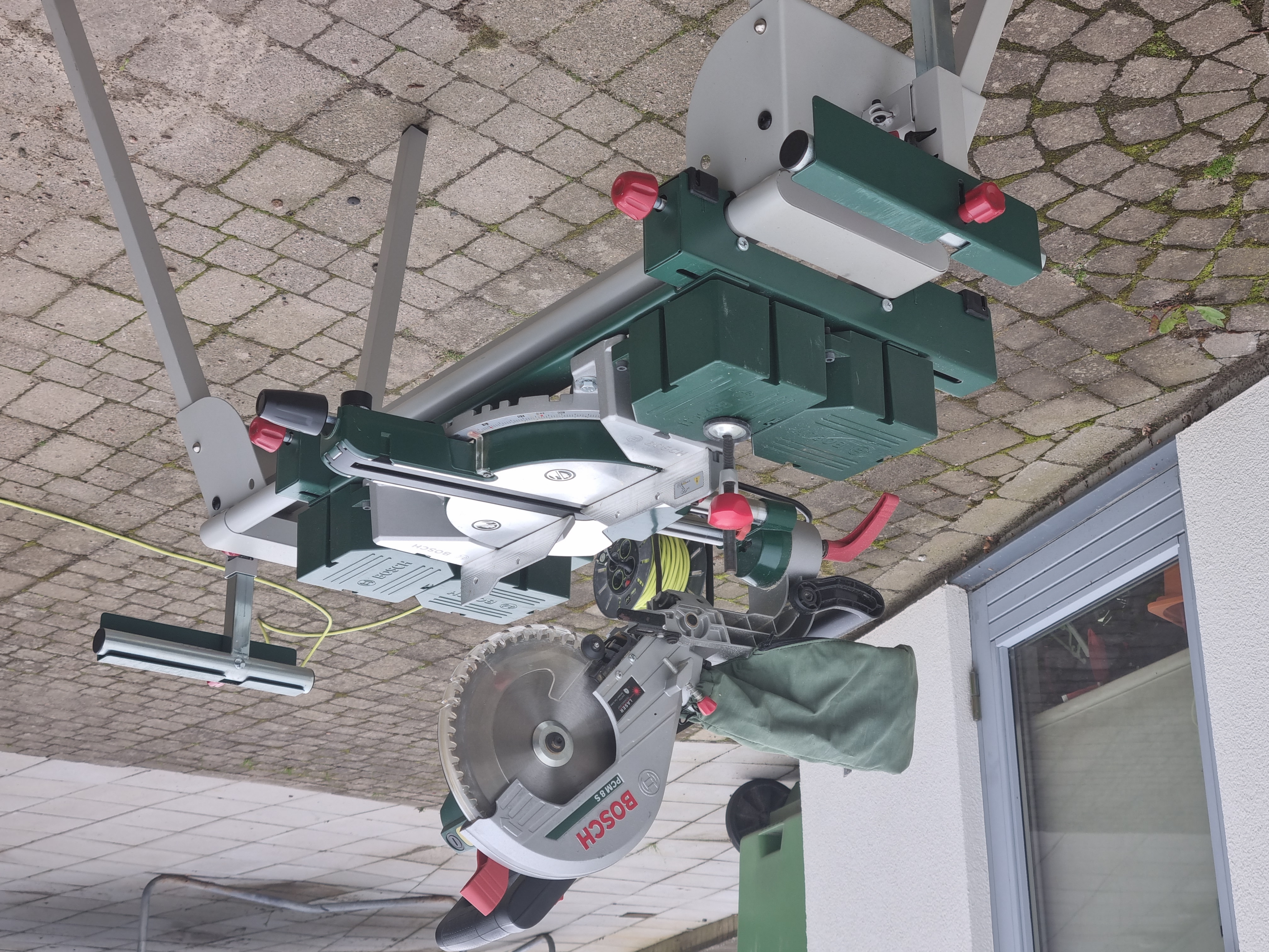 Kap- och gersåg bosch pcm 8s 1200w