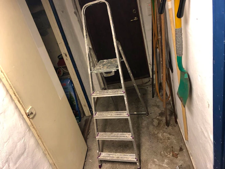 Trappstege ca 1,5 m till ståplatta