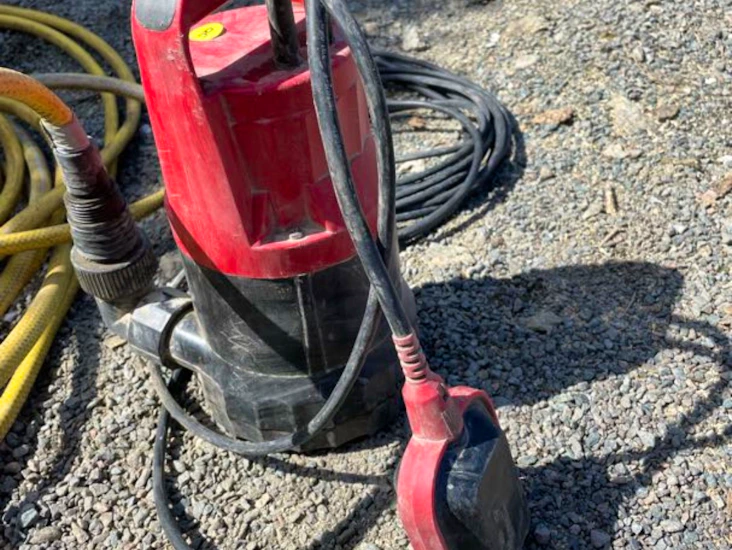 Vannpumpe nedsenkbar med sensor