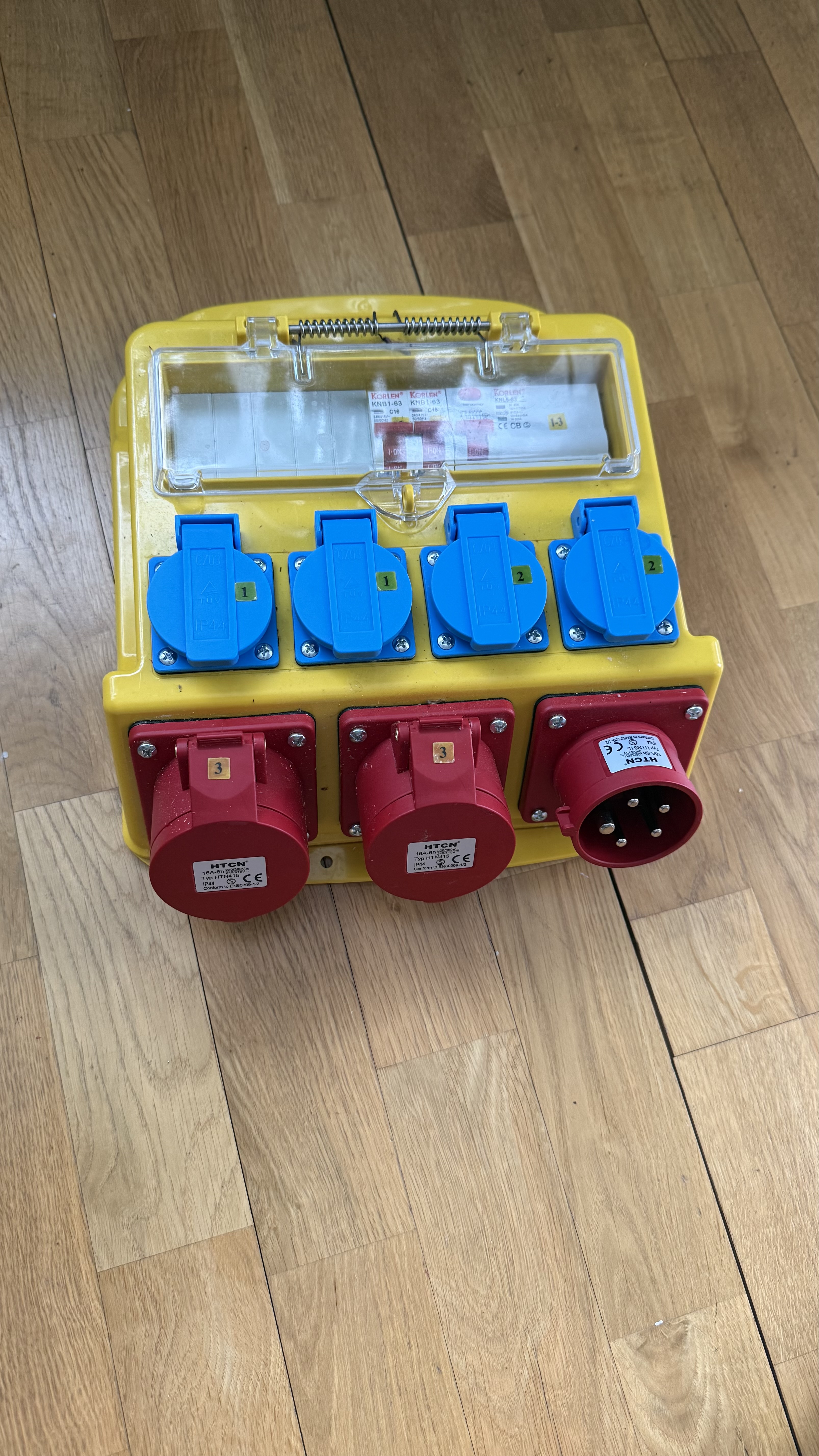 Portable distribution box, ip44