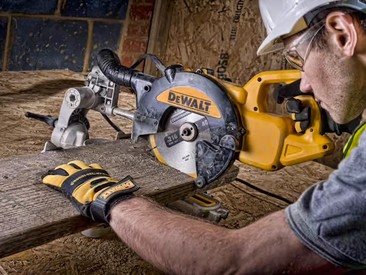 Dewalt kapp- og gjærsag 1300w 216mm