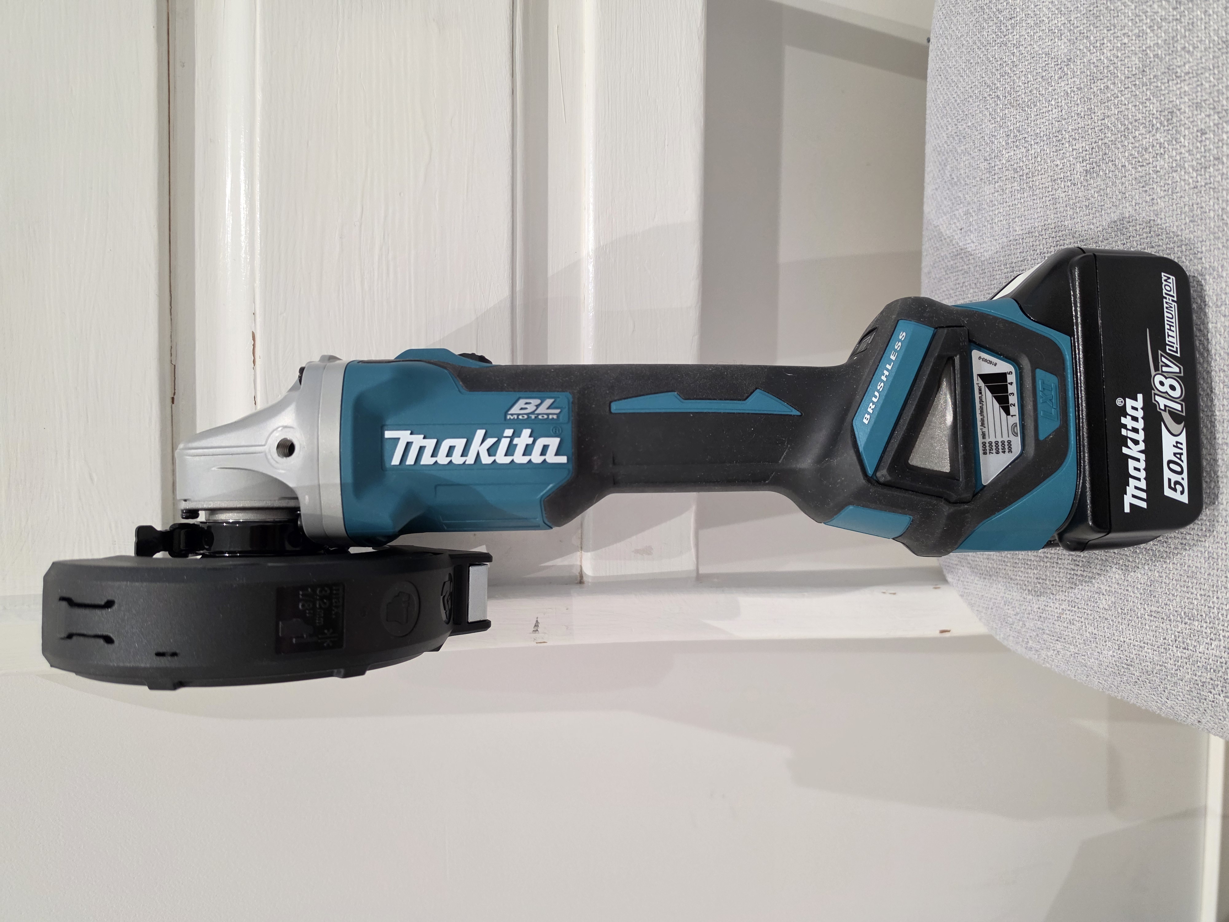 Makita  vinkelsliper lxt ® 18v 