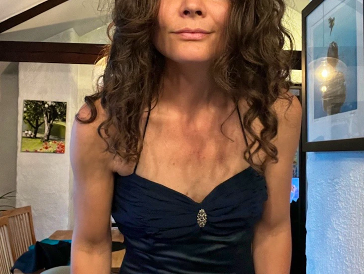 Marineblå ballkjole