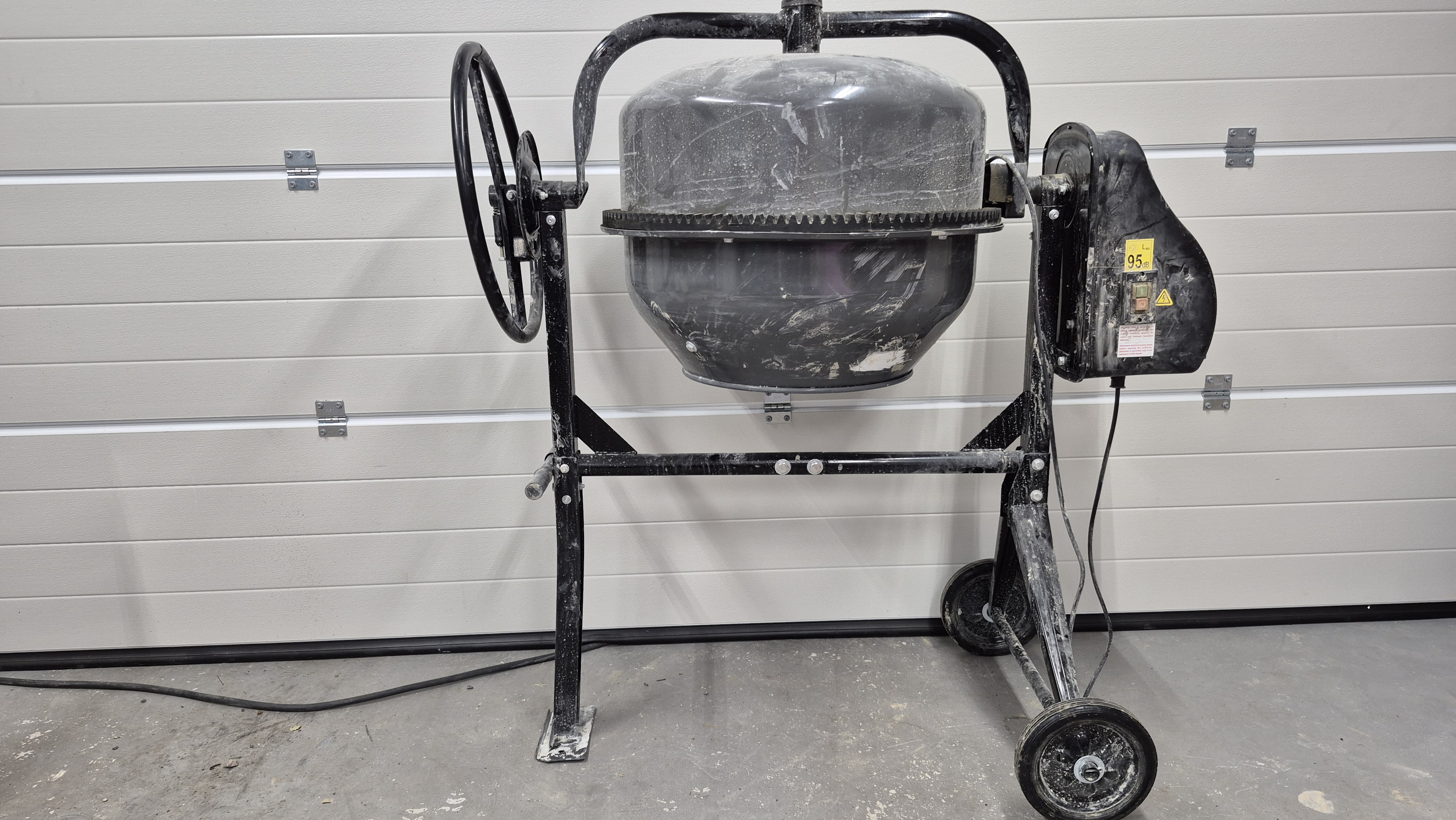 Betongblandare 160 l – 650 w / 230 v