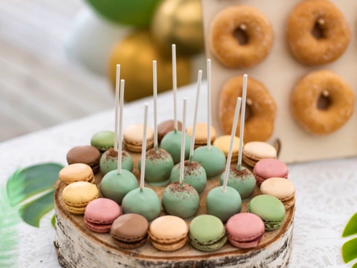 Rustika uppläggningsfat/serveringsfat i trä