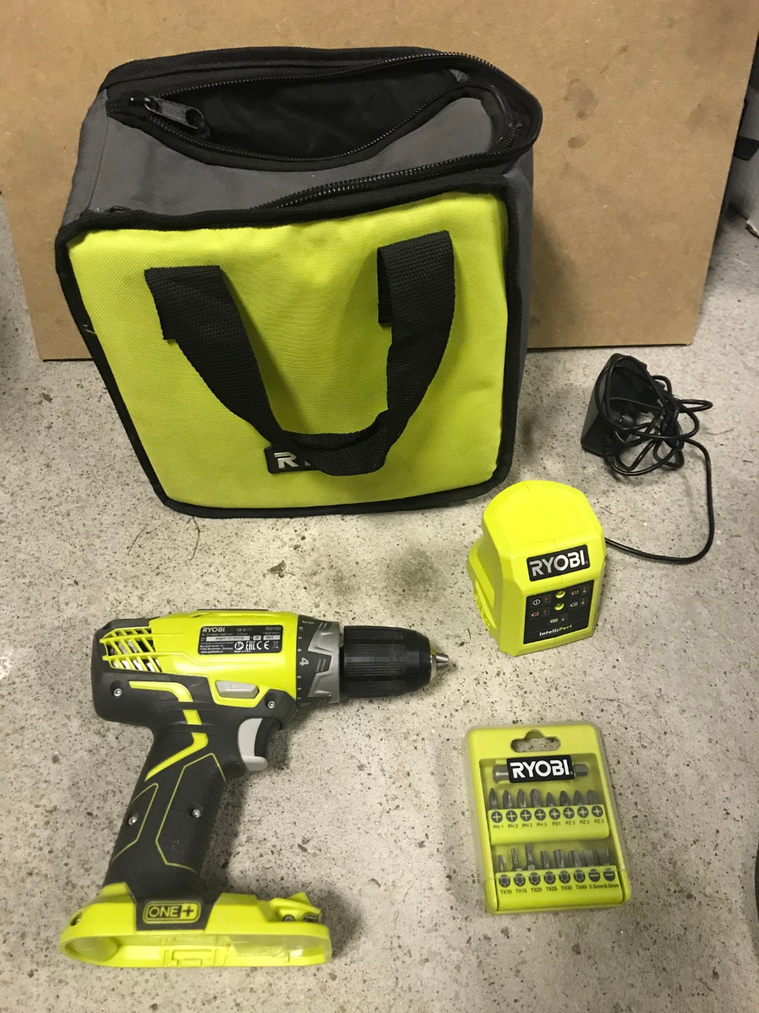 Skruvdragare / borrmaskin / batteri