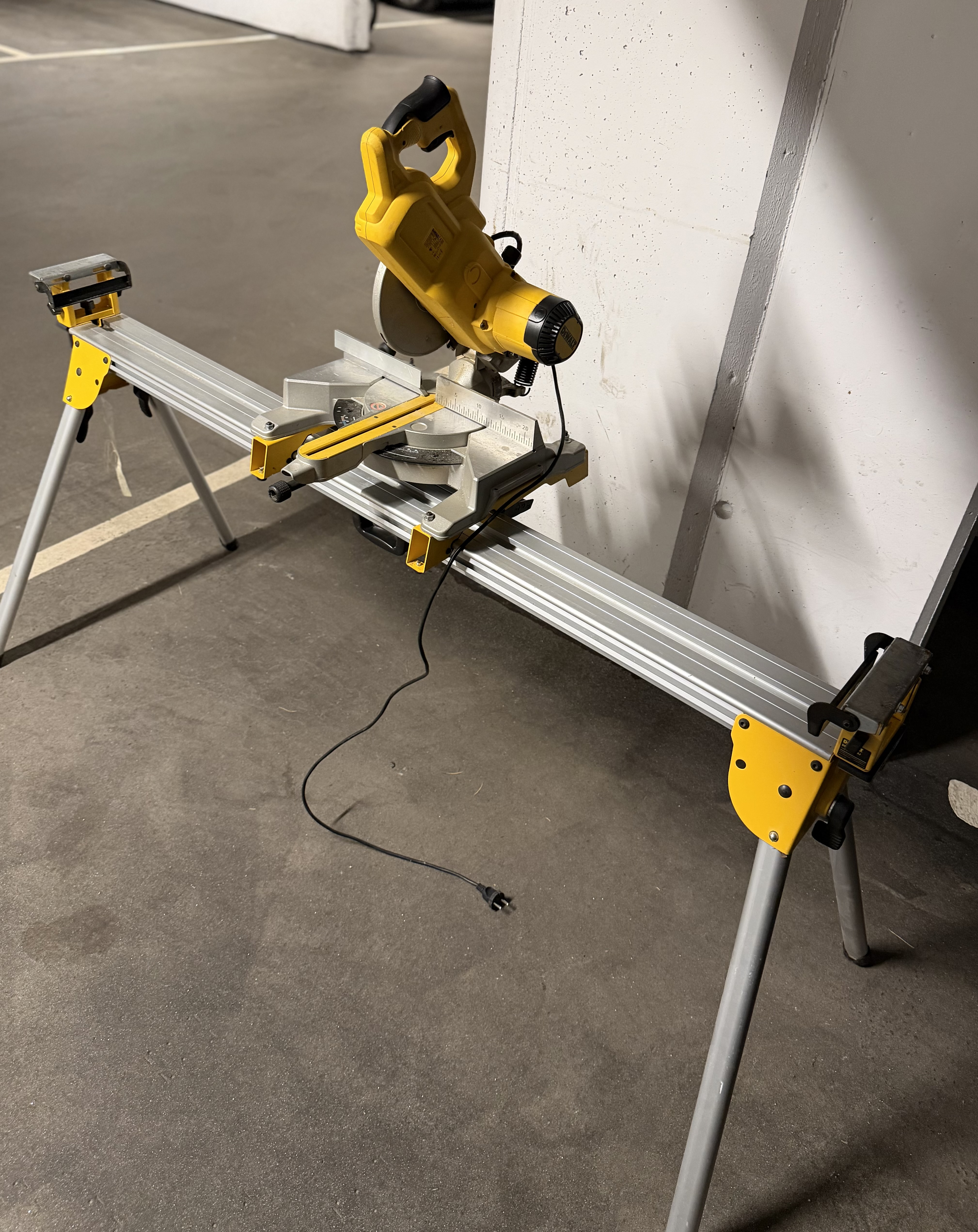 Dewalt dws777 med stativ