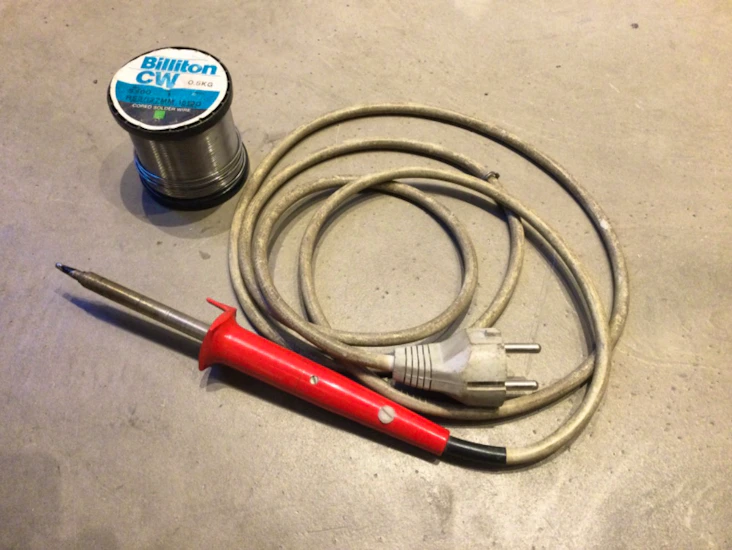 Lödpenna med lödtråd