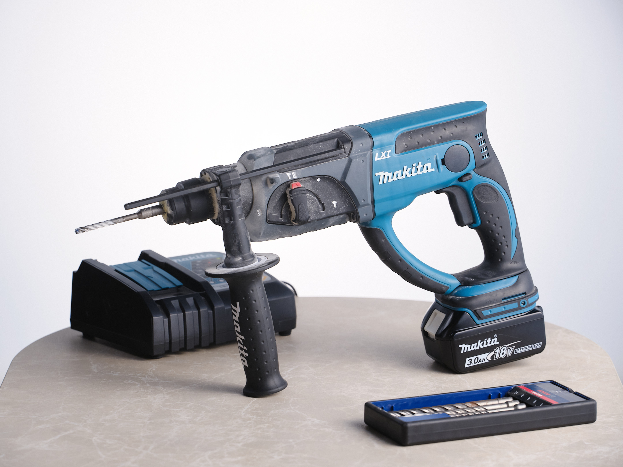 Makita dhr202 + batteri, laddare & hammarborrset