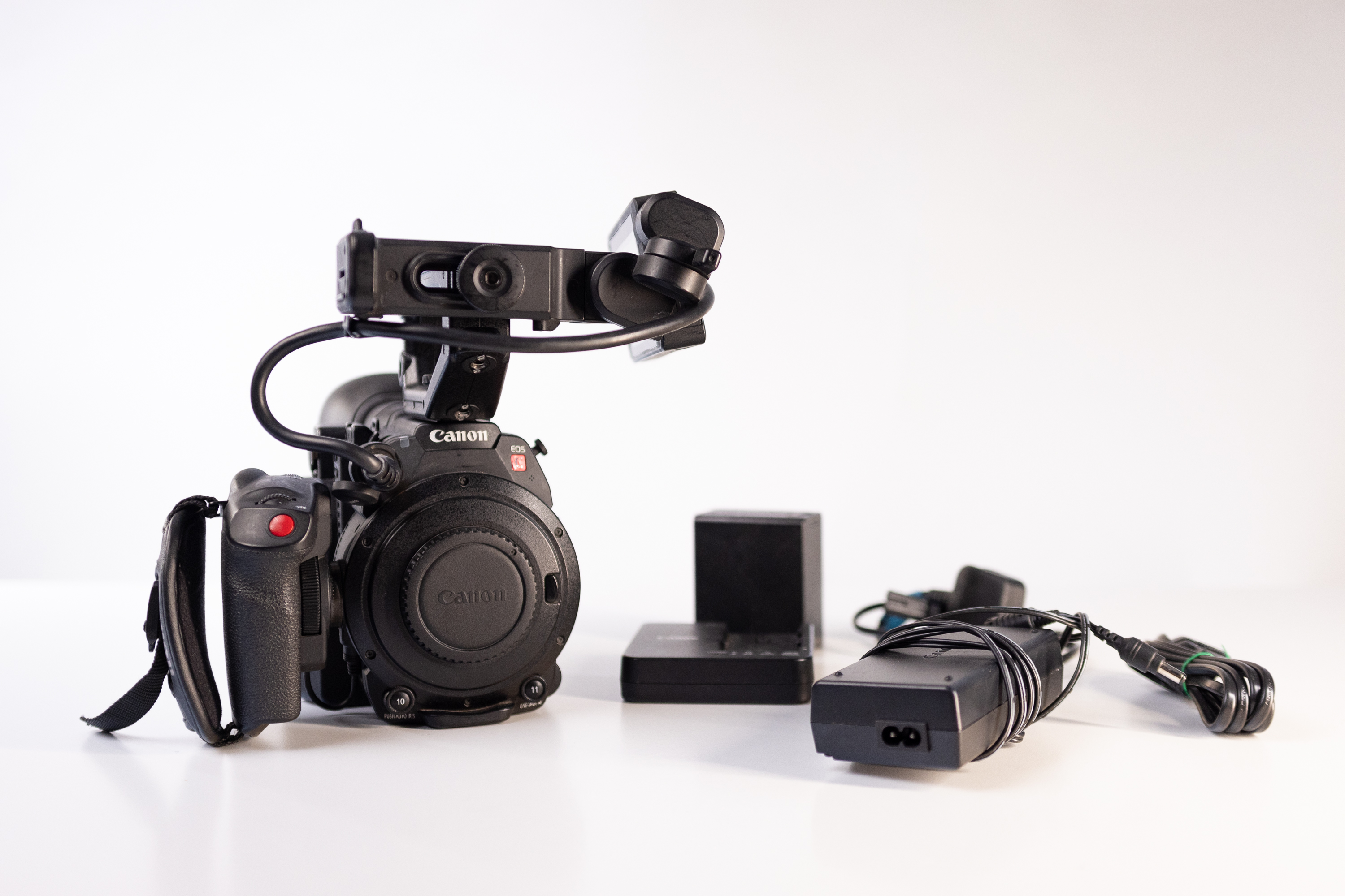 Canon c200 with battery, kit lens and accessories. ready to go!