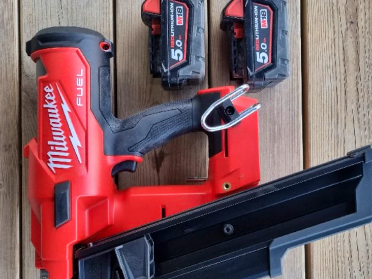 Batteridrevet spikerpistol