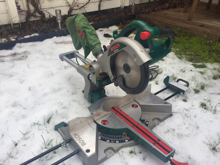 Kap, gersåg bosch pcm 8 s med laser