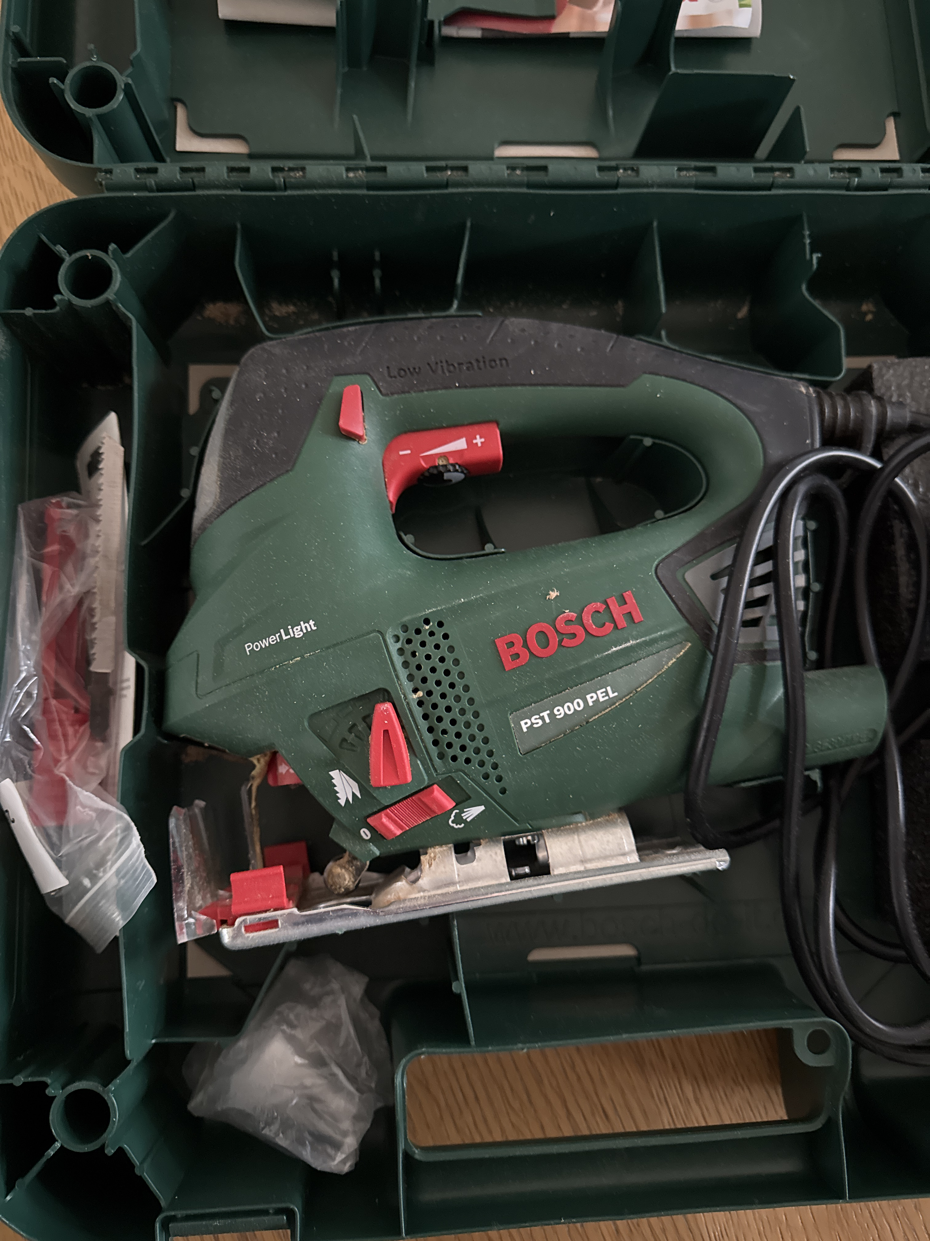 Bosch  stikksag (pst 900 pel)