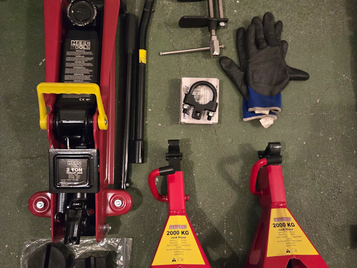 Domkraft med pallbockar