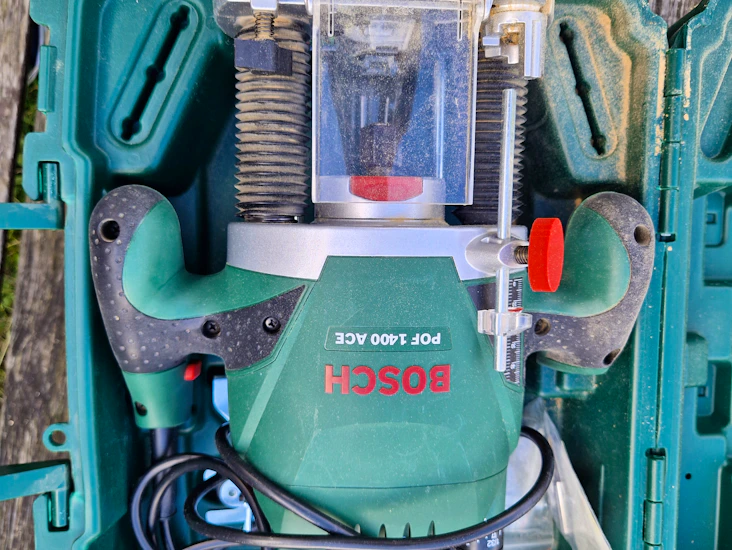 Bosch pof1400 ace