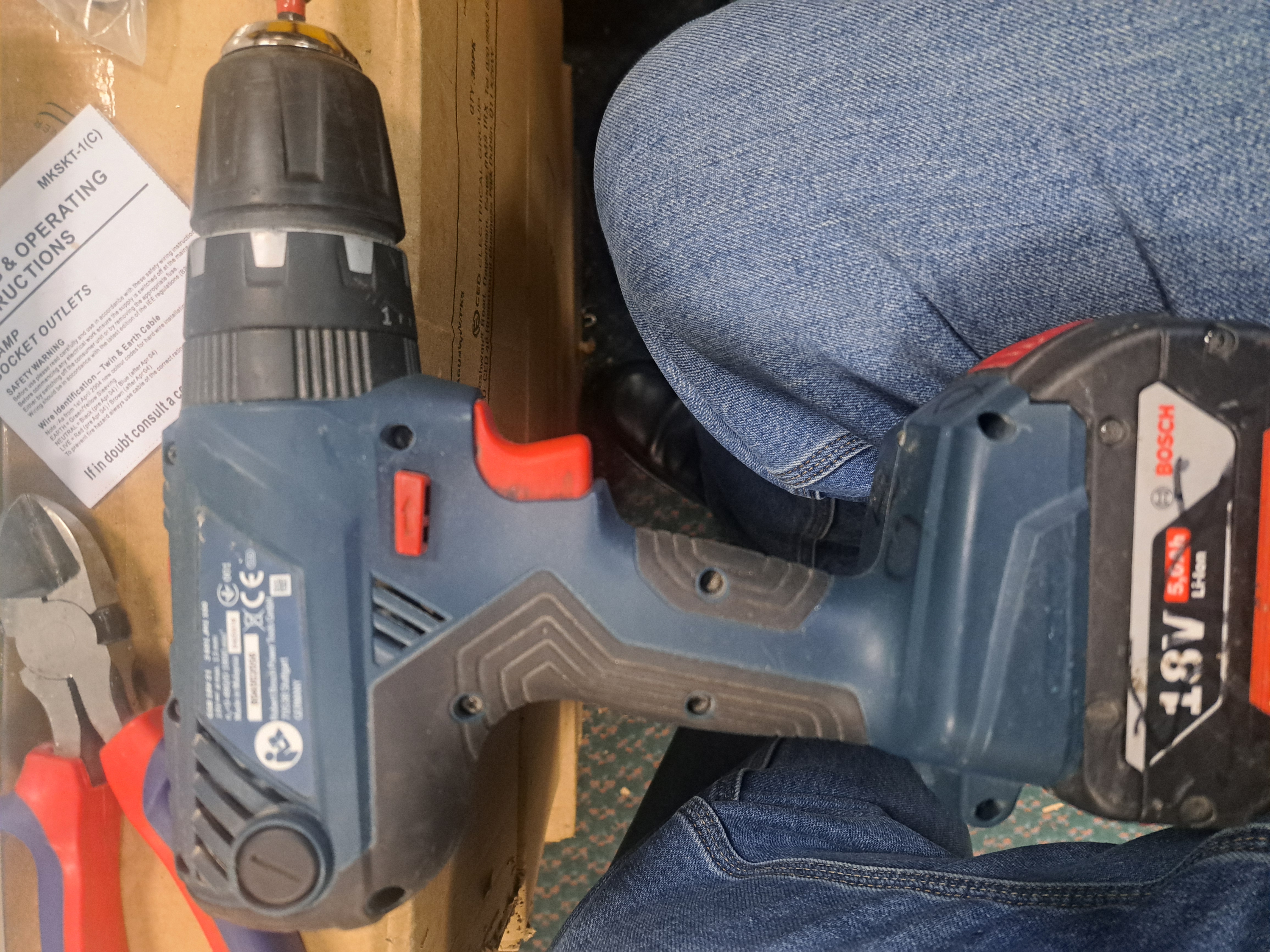 Cordless drill 