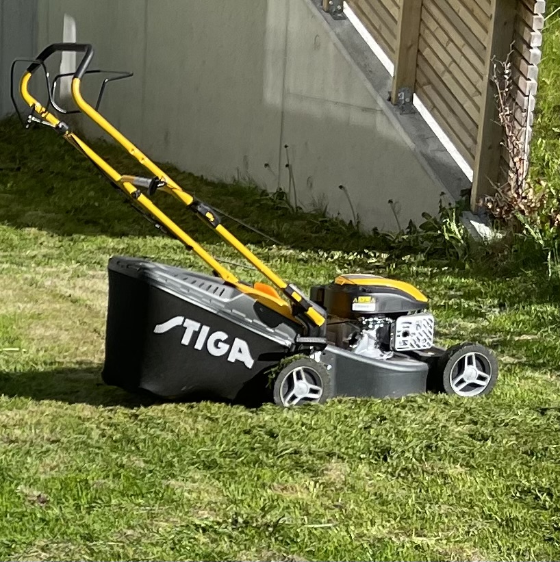 Gressklipper med oppsamler (24/7 selvbetjening)