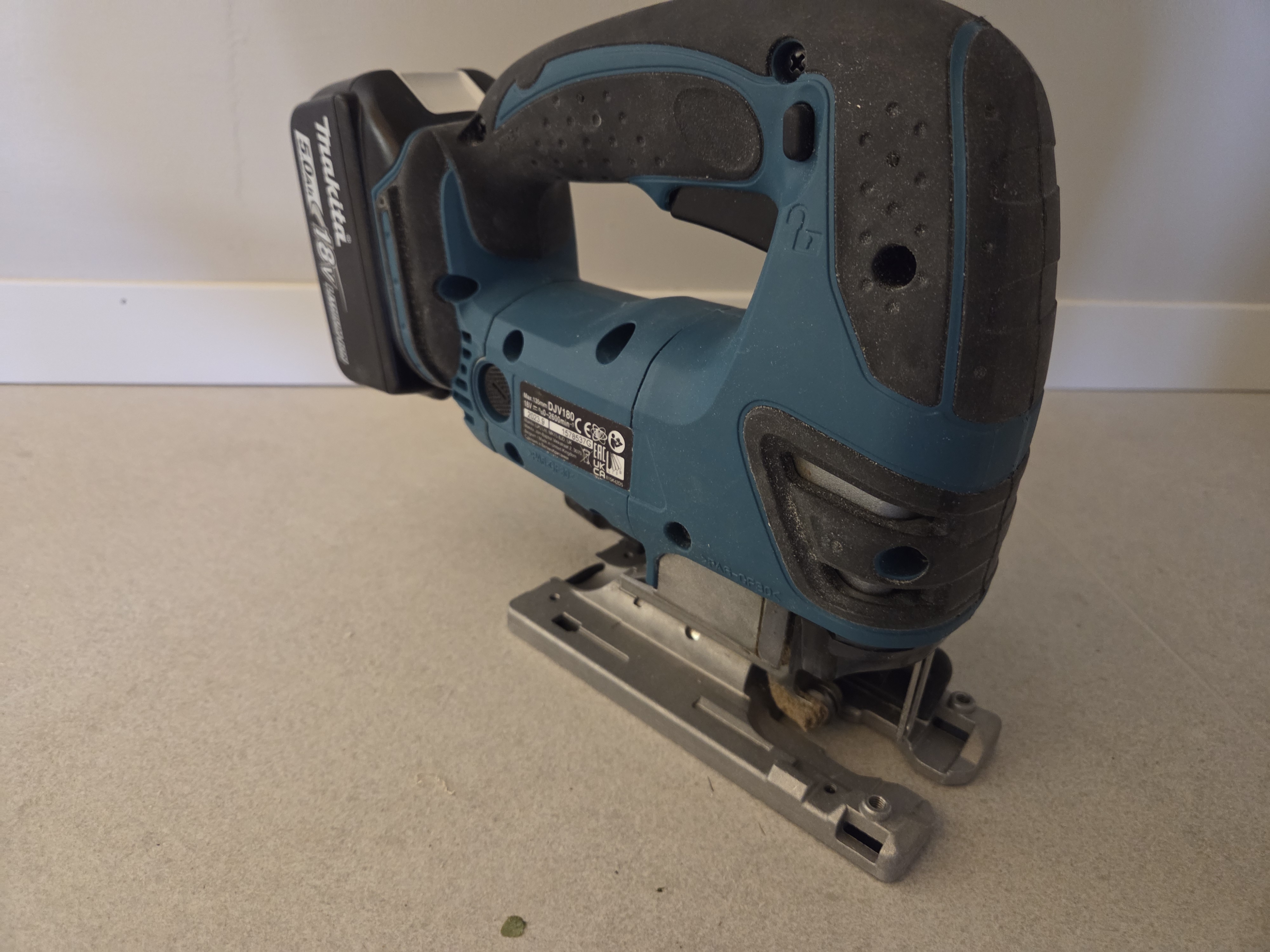 Makita djv180