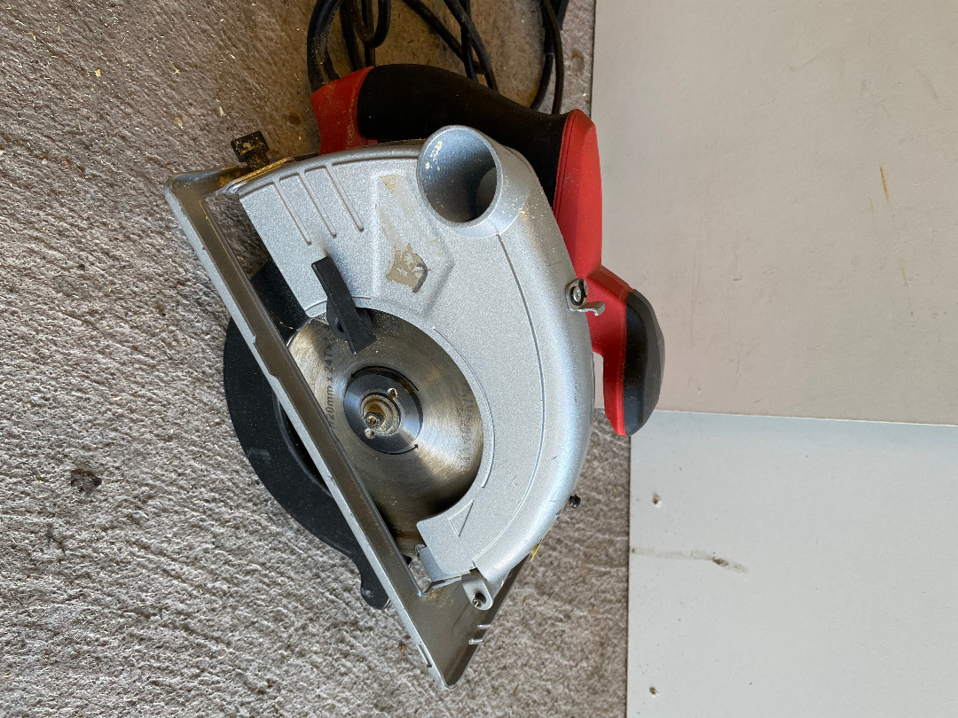 Cirkelsåg med lasermått