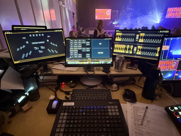 Etc nomad (eos), qlab, mac mini machine, sound desk