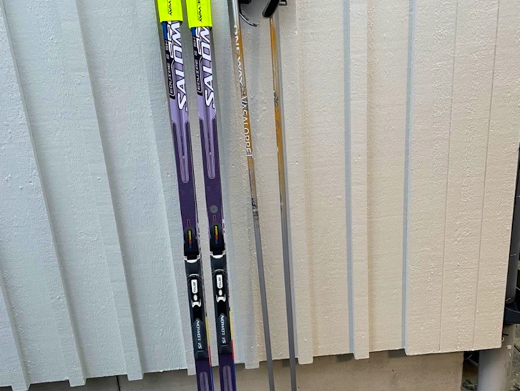 Skateskidor inkl stavar och pjäxor