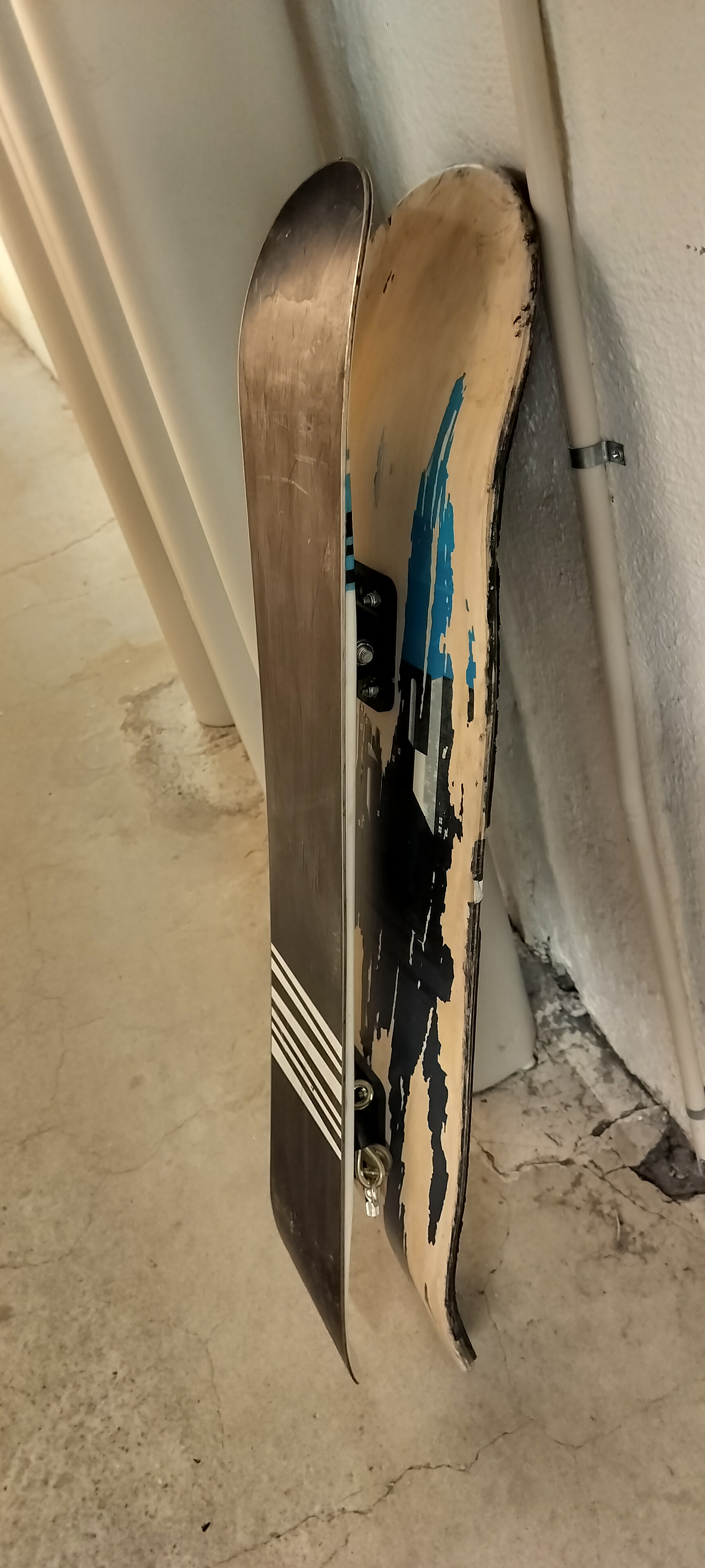 Snowskate som är laglig att åka i vanliga pister och liften