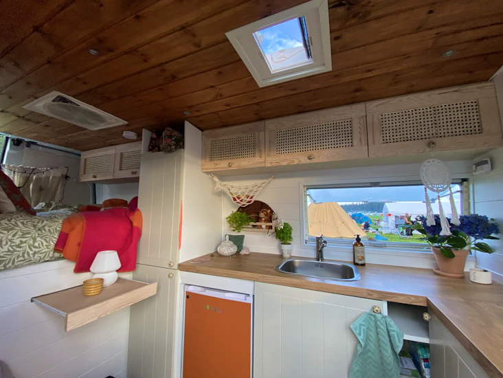 Super cozy campervan!