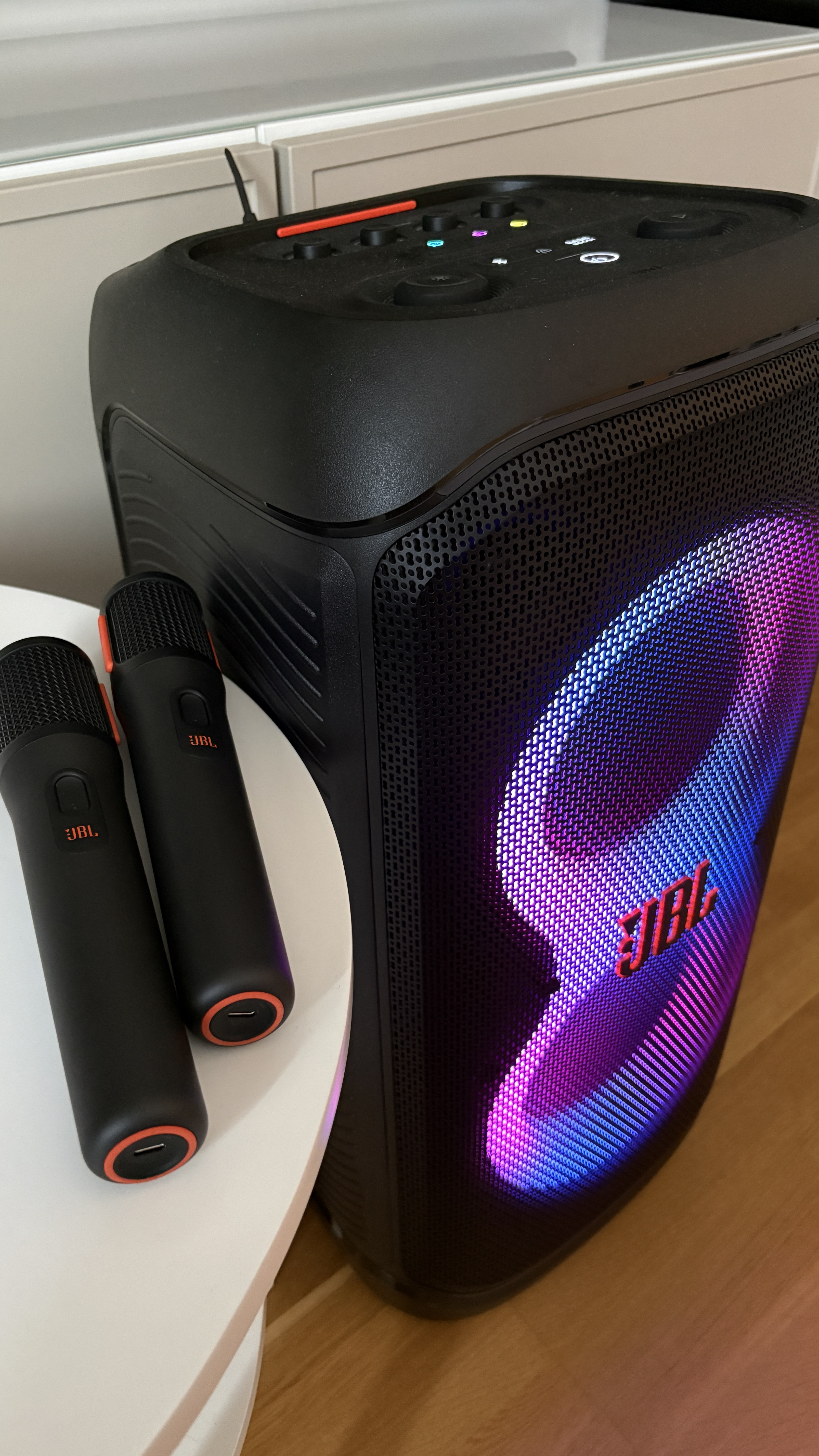 Jbl partybox 320 + 2 trådlösa mikrofoner