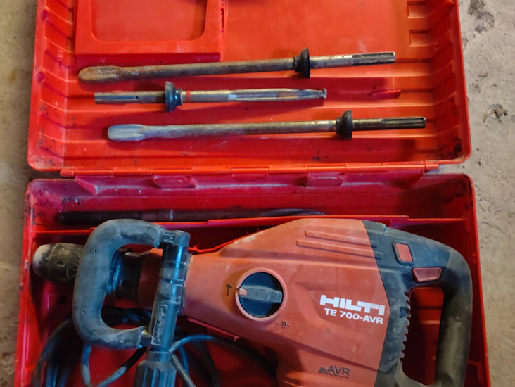 Bilmaskin hilti te 700 avr